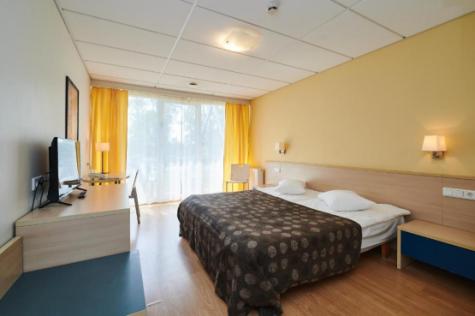 Standard kahekohaline pargivaatega tuba 